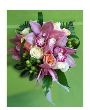 Orquídeas con rosas